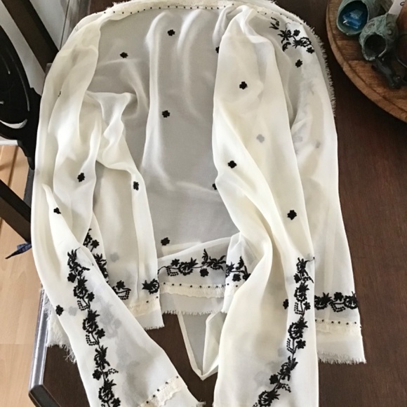 Emma James Sheer Light Cream Black Embroidery Floral Wrap Sweater Top - Picture 8 of 8